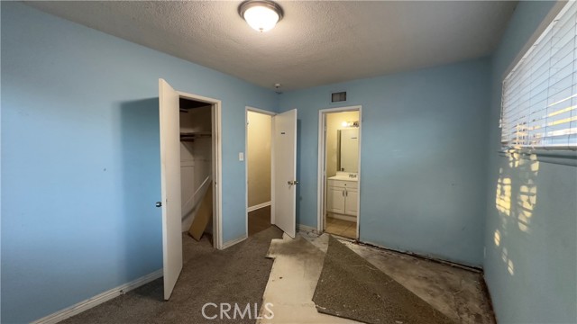 4065 Madrona Road, Riverside CA: https://media.crmls.org/medias/a6db5caa-3d8d-464f-8215-4f21d253a359.jpg