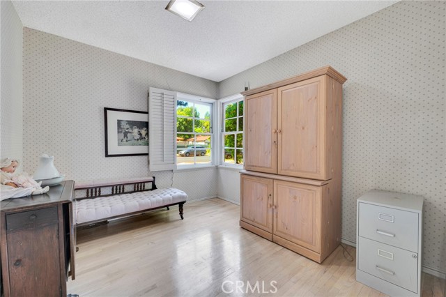 Detail Gallery Image 10 of 25 For 18313 Bessemer St, Tarzana,  CA 91335 - 3 Beds | 1 Baths