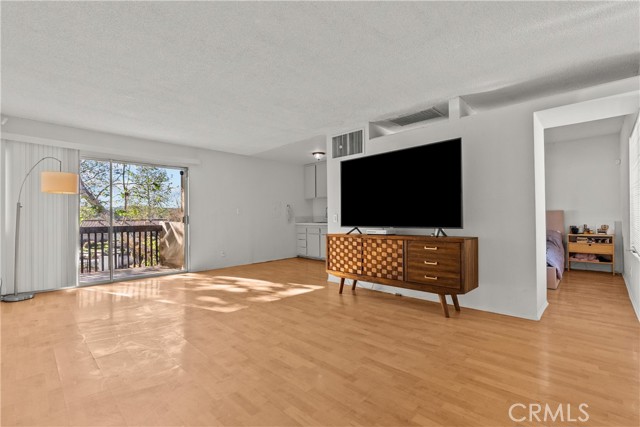 Detail Gallery Image 7 of 36 For 23515 Lyons Ave #S7,  Valencia,  CA 91355 - 1 Beds | 1 Baths