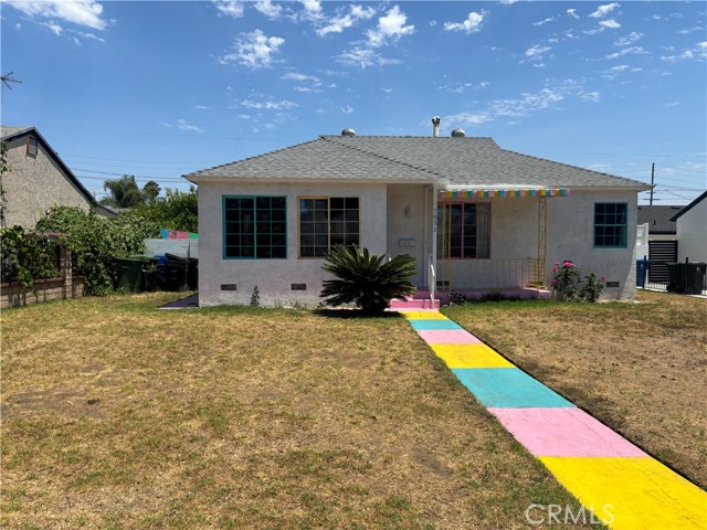 Detail Gallery Image 1 of 35 For 7032 Stansbury Ave, Van Nuys,  CA 91405 - 4 Beds | 3 Baths