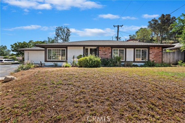 5430 Avenue Juan Bautista, Jurupa Valley CA: https://media.crmls.org/medias/a6dd8c31-e560-4a97-b4d0-c0b85efaefe8.jpg
