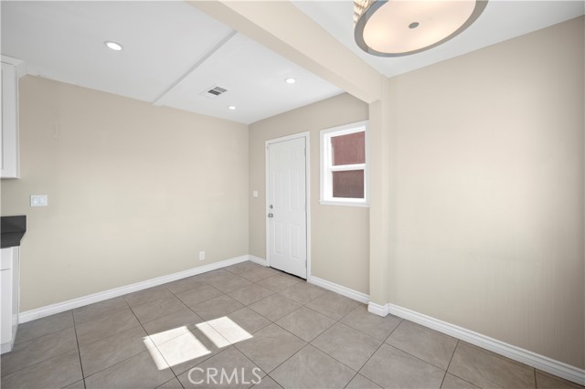 7736 Bellaire Avenue, North Hollywood CA: https://media.crmls.org/medias/a6ddd36f-7f35-4c10-81b5-a61393988c41.jpg