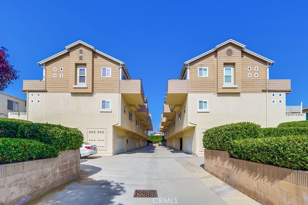 23059 Samuel Street