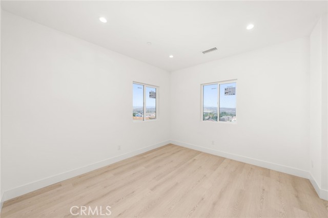 Detail Gallery Image 19 of 27 For 3704 Howe St, Corona,  CA 92881 - 5 Beds | 3/1 Baths