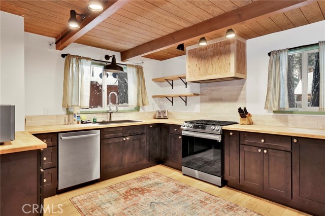 Detail Gallery Image 6 of 25 For 578 Conklin Rd, Big Bear Lake,  CA 92315 - 3 Beds | 2 Baths