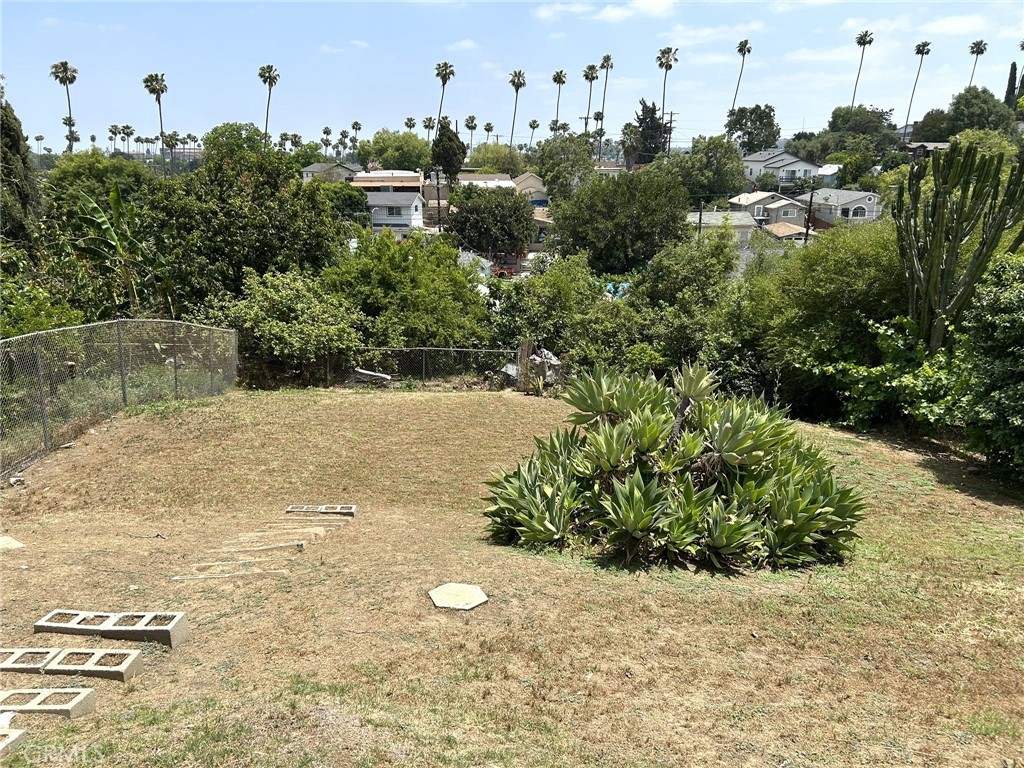 https://media.crmls.org/medias/a6e0cbe0-c4f9-4e3b-81dc-fe7106f4bbaf.jpg?preset=X-Large