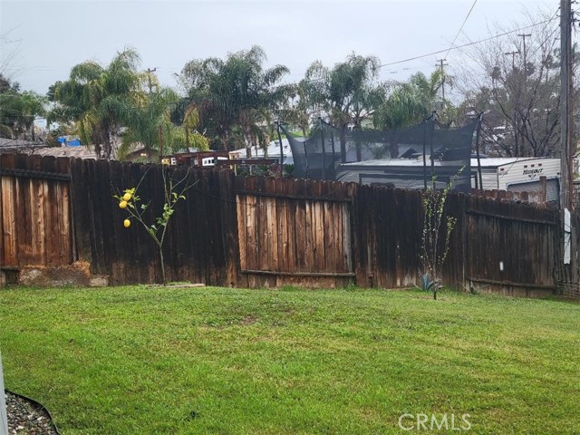 Detail Gallery Image 6 of 8 For 1809 Davidson, Bakersfield,  CA 93305 - 3 Beds | 2 Baths