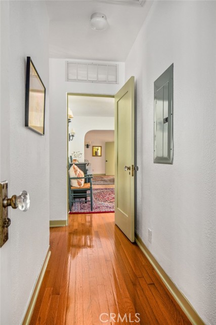 Detail Gallery Image 36 of 38 For 8246 4th St, Los Angeles,  CA 90048 - 2 Beds | 2 Baths