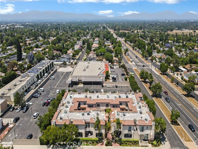 5753 White Oak Avenue, Encino CA: https://media.crmls.org/medias/a6e2a4d0-0f0a-4f53-a8d6-d44721051e86.jpg