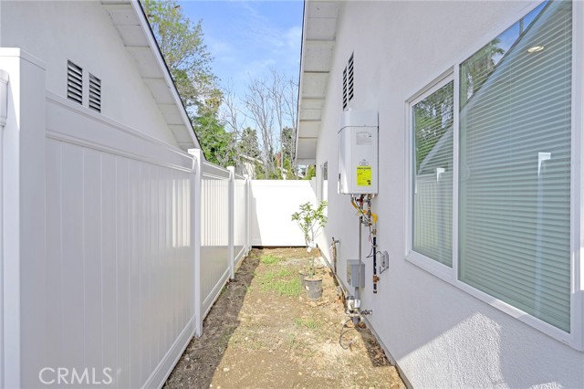 8144 Louise Avenue, Northridge CA: https://media.crmls.org/medias/a6e3f443-539e-4f47-902f-8c87bbe87ae5.jpg