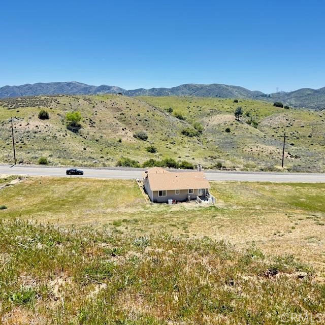 1 Johnson Road, Lake Elizabeth CA: https://media.crmls.org/medias/a6e3fb12-9022-4e3b-a209-f4abeae28983.jpg