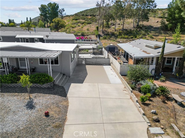 23011 Big Tee Drive, Canyon Lake CA: https://media.crmls.org/medias/a6e43077-4c5a-4da4-b547-a65df4381427.jpg