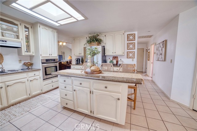 Detail Gallery Image 8 of 33 For 4630 N Lorna, Fresno,  CA 93705 - 3 Beds | 2 Baths