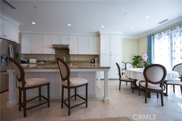 52 Open range, Irvine CA: https://media.crmls.org/medias/a6e4d59e-eab9-4a1c-8f73-94284b275694.jpg