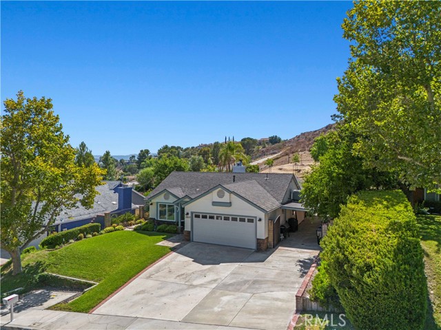 28631 Winterdale Drive, Canyon Country CA: https://media.crmls.org/medias/a6e59884-8af0-4815-b068-6fdfe4ed4e91.jpg