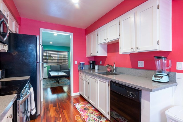 Detail Gallery Image 1 of 22 For 3452 Elm Ave #203,  Long Beach,  CA 90807 - 1 Beds | 1 Baths