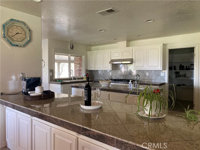 42980 Calle Montecillo, Temecula CA: https://media.crmls.org/medias/a6e7d293-0688-4d43-91e7-7acfbe8a9cc5.jpg