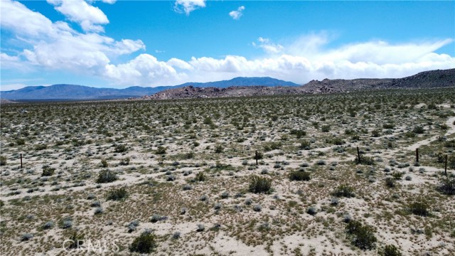 Detail Gallery Image 5 of 8 For 710 Buckeye Ln, Lucerne Valley,  CA 92356 - – Beds | – Baths