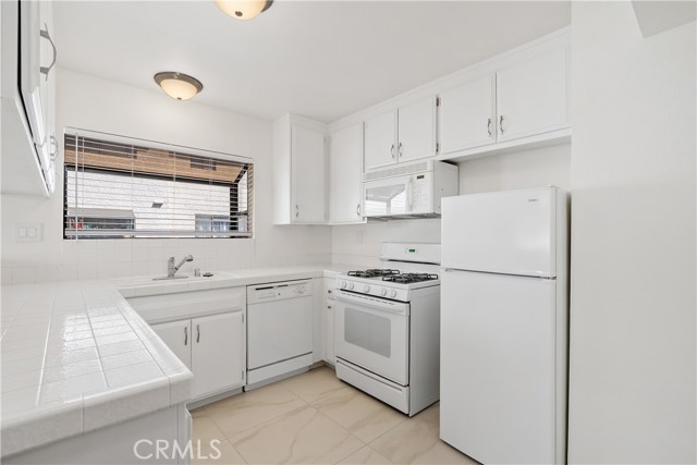 Detail Gallery Image 11 of 26 For 26007 Alizia Canyon Dr a,  Calabasas,  CA 91302 - 3 Beds | 2/1 Baths