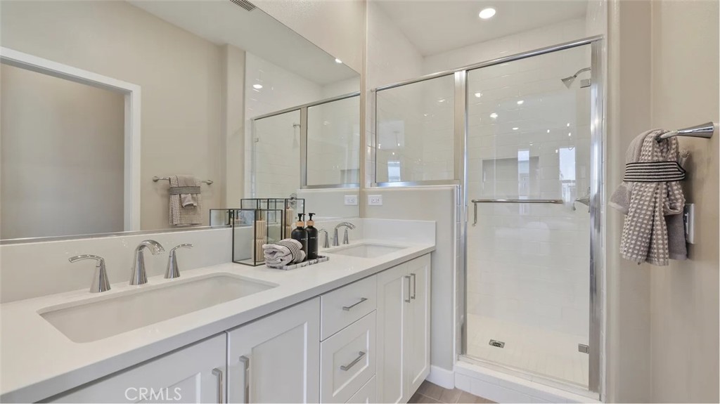 MLS #OC25268404 image #10