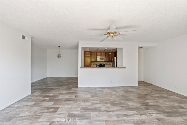 Detail Gallery Image 4 of 42 For 13624 La Jolla Cir #F,  La Mirada,  CA 90638 - 2 Beds | 2 Baths
