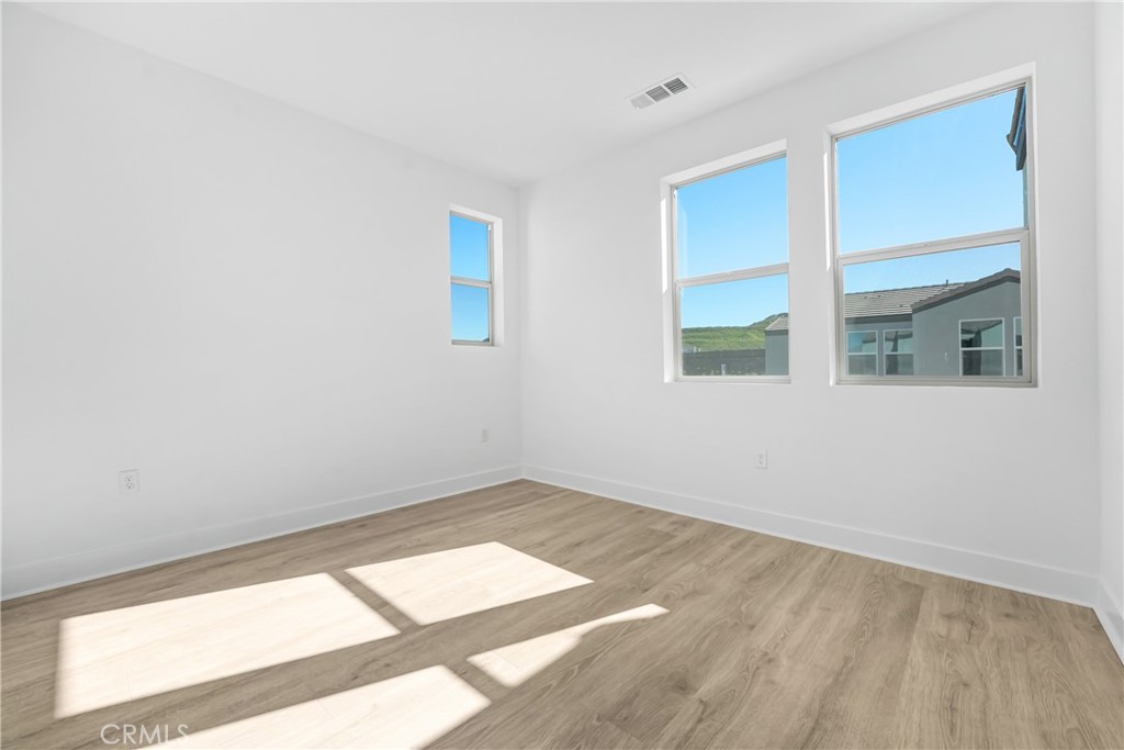 MLS #IG25043551 image #12