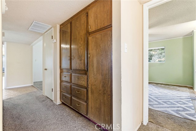 Detail Gallery Image 8 of 42 For 2404 Prestwick Ct, Bakersfield,  CA 93309 - 3 Beds | 2 Baths
