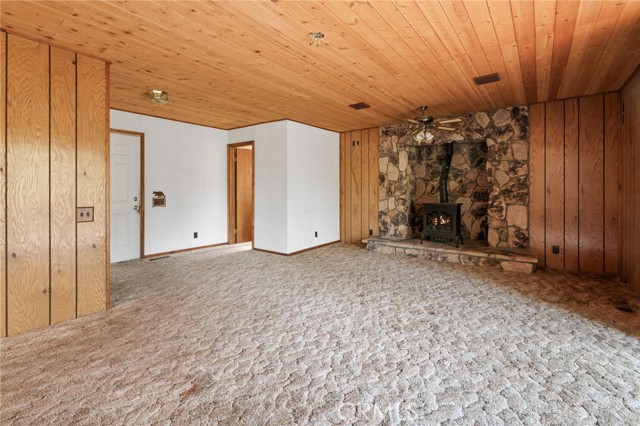 Detail Gallery Image 14 of 35 For 1015 W London Ln, Big Bear City,  CA 92314 - 3 Beds | 2/1 Baths