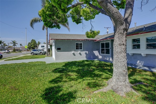 Detail Gallery Image 3 of 39 For 16242 Nassau Ln, Huntington Beach,  CA 92649 - 3 Beds | 2 Baths