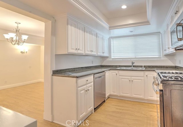 Detail Gallery Image 9 of 27 For 10645 Wilshire Bld #201,  Los Angeles,  CA 90024 - 2 Beds | 2 Baths