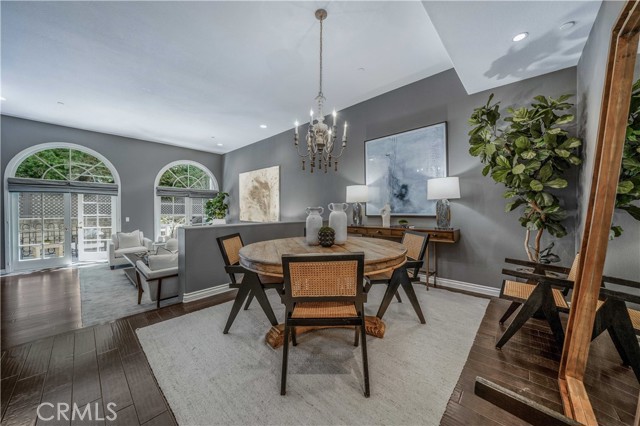 Detail Gallery Image 7 of 40 For 14100 Dickens St #4,  Sherman Oaks,  CA 91423 - 2 Beds | 2/1 Baths