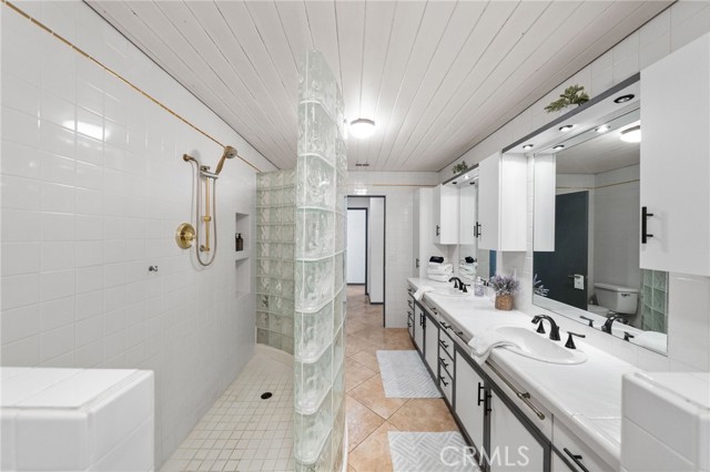 Image 51 of 66 For 2306 Acacia Rd E