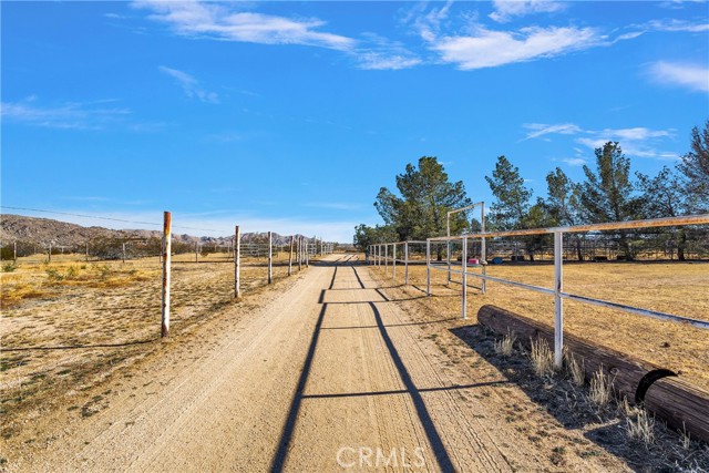 Detail Gallery Image 37 of 47 For 27002 via Seco St, Apple Valley,  CA 92308 - 4 Beds | 2 Baths