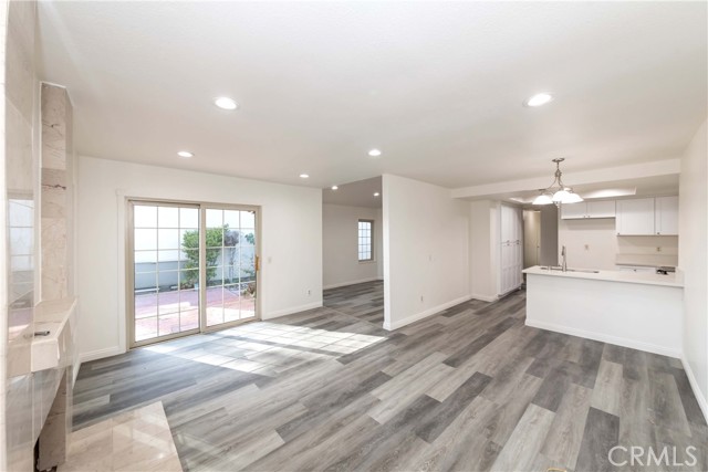 Detail Gallery Image 5 of 33 For 2518 Greenwich Dr, Fullerton,  CA 92833 - 3 Beds | 2 Baths