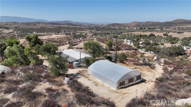 Detail Gallery Image 10 of 12 For 42577 E Benton Rd, Hemet,  CA 92544 - 2 Beds | 2 Baths