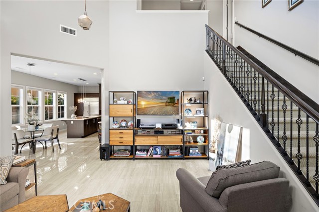 42 Castellana, Lake Forest CA: https://media.crmls.org/medias/a6f0b0b1-636b-4f81-94ff-0f3afbd5d5c4.jpg
