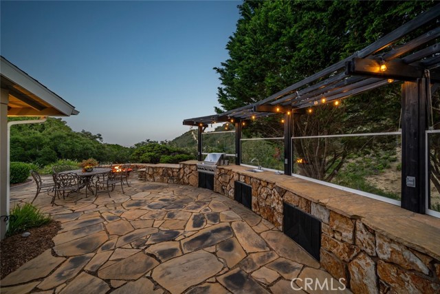 2650 Skyview Trail, San Luis Obispo CA: https://media.crmls.org/medias/a6f10fba-d56f-4c22-8843-592bb13300c6.jpg
