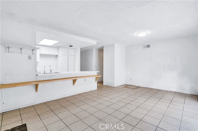 10907 Danielson Drive, South El Monte CA: https://media.crmls.org/medias/a6f12807-c742-42b3-96b5-b42b6d5cfe67.jpg
