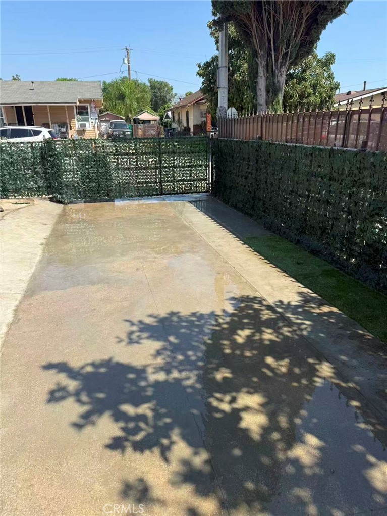 https://media.crmls.org/medias/a6f21743-f147-4107-b412-55f4653dc8e1.jpg?preset=X-Large