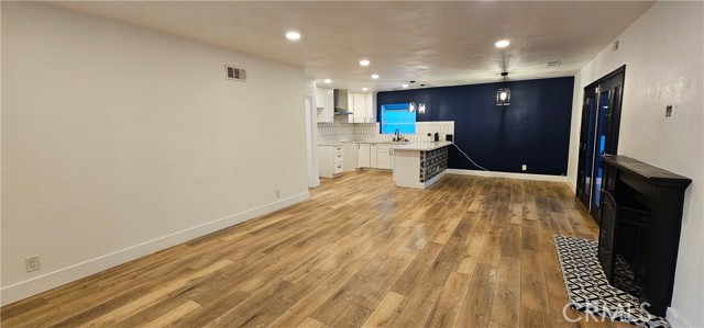 Detail Gallery Image 15 of 28 For 952 Graybar, La Puente,  CA 91744 - 4 Beds | 2 Baths