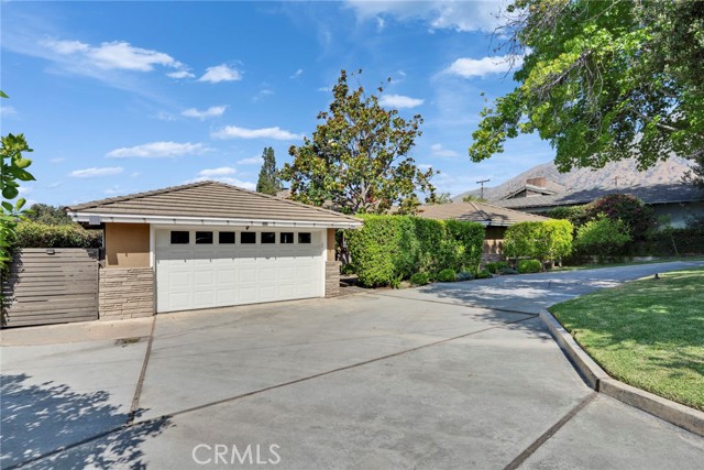 1811 Chantry Drive, Arcadia CA: https://media.crmls.org/medias/a6f2ee8c-0b4b-4895-99b7-723e46404a17.jpg
