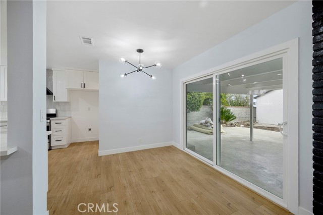 Detail Gallery Image 6 of 29 For 2640 N Buena Vista St, Burbank,  CA 91504 - 3 Beds | 2 Baths