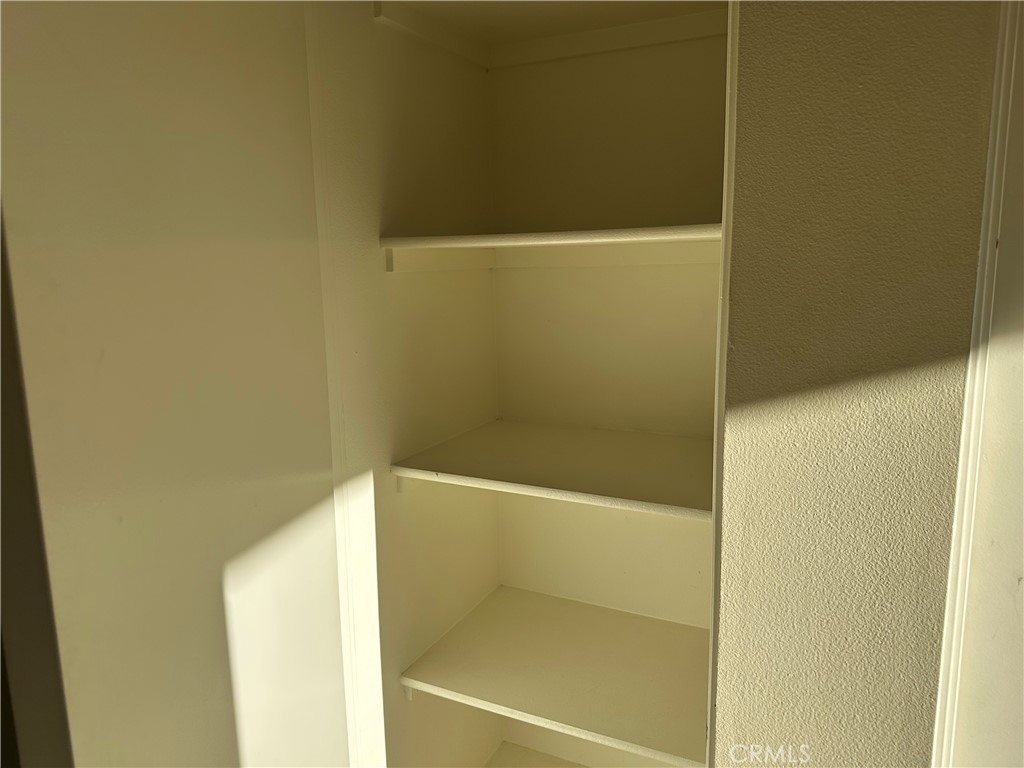 https://media.crmls.org/medias/a6f3dd3e-6c14-4c54-b919-37a97912858e.jpg?preset=X-Large