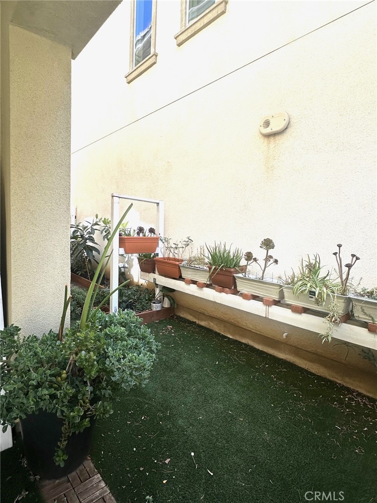 https://media.crmls.org/medias/a6f3dfd7-5f52-46b9-8593-eb8f0b29f399.jpg?preset=X-Large