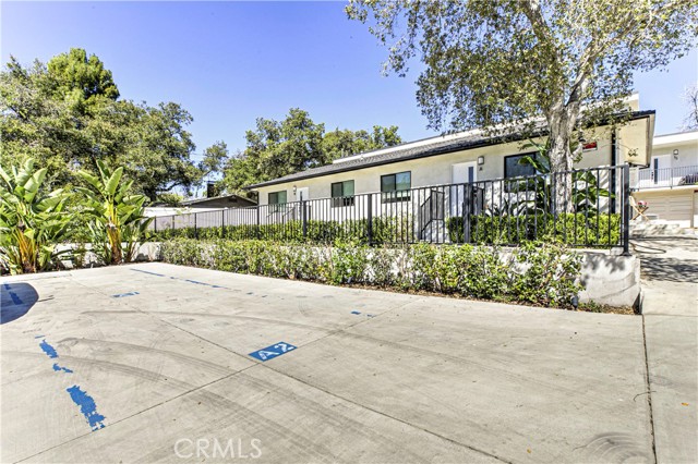 Detail Gallery Image 3 of 24 For 2641 Hermosa a,  Montrose,  CA 91020 - 4 Beds | 2 Baths