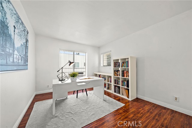 Detail Gallery Image 28 of 32 For 2032 W 231st, Torrance,  CA 90501 - 4 Beds | 3 Baths