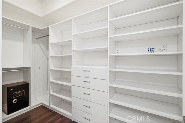 462 S Maple Drive, Beverly Hills CA: https://media.crmls.org/medias/a6f53ac3-6bc6-4230-b4a2-83129e7b60e2.jpg