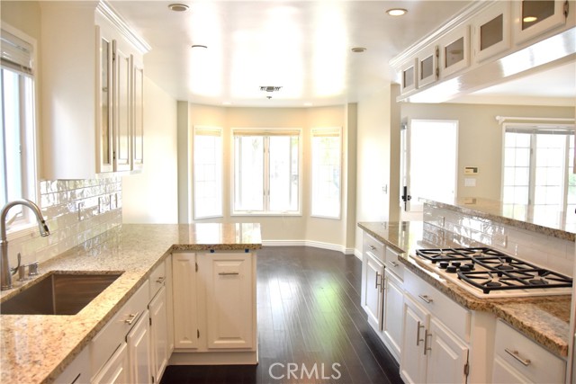 Detail Gallery Image 15 of 52 For 337 10th, Manhattan Beach,  CA 90266 - 5 Beds | 3/1 Baths