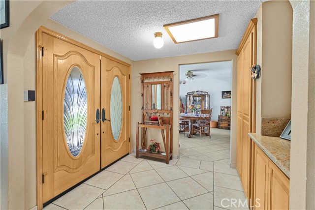 Detail Gallery Image 2 of 24 For 17710 Bangor Ave, Hesperia,  CA 92345 - 3 Beds | 2/1 Baths