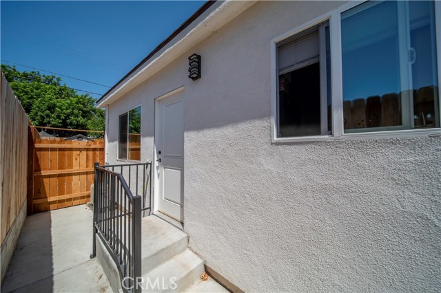 Detail Gallery Image 3 of 11 For 8133 Noble Ave, Panorama City,  CA 91402 - 1 Beds | 1 Baths